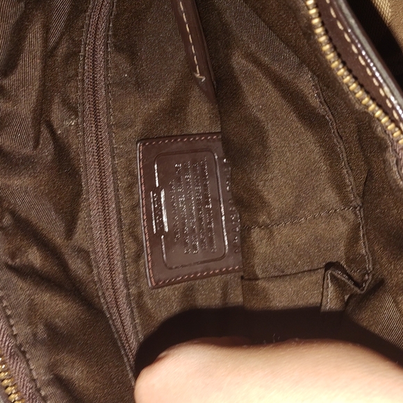 Coach - Picture 7 of 7